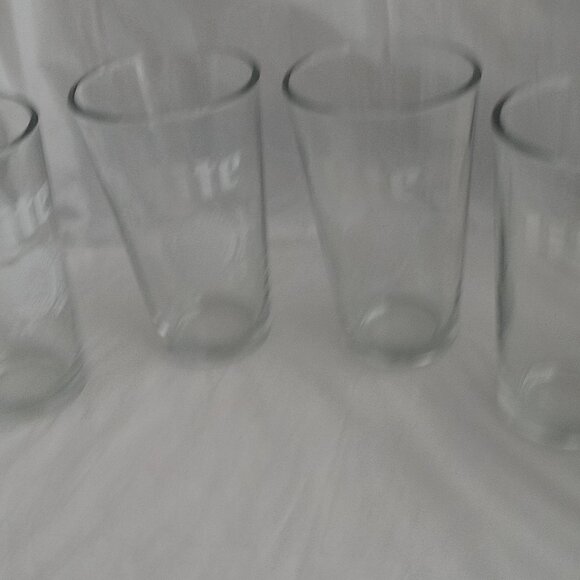 4 Miller Lite Pint Glasses for Beer - Picture 2 of 7